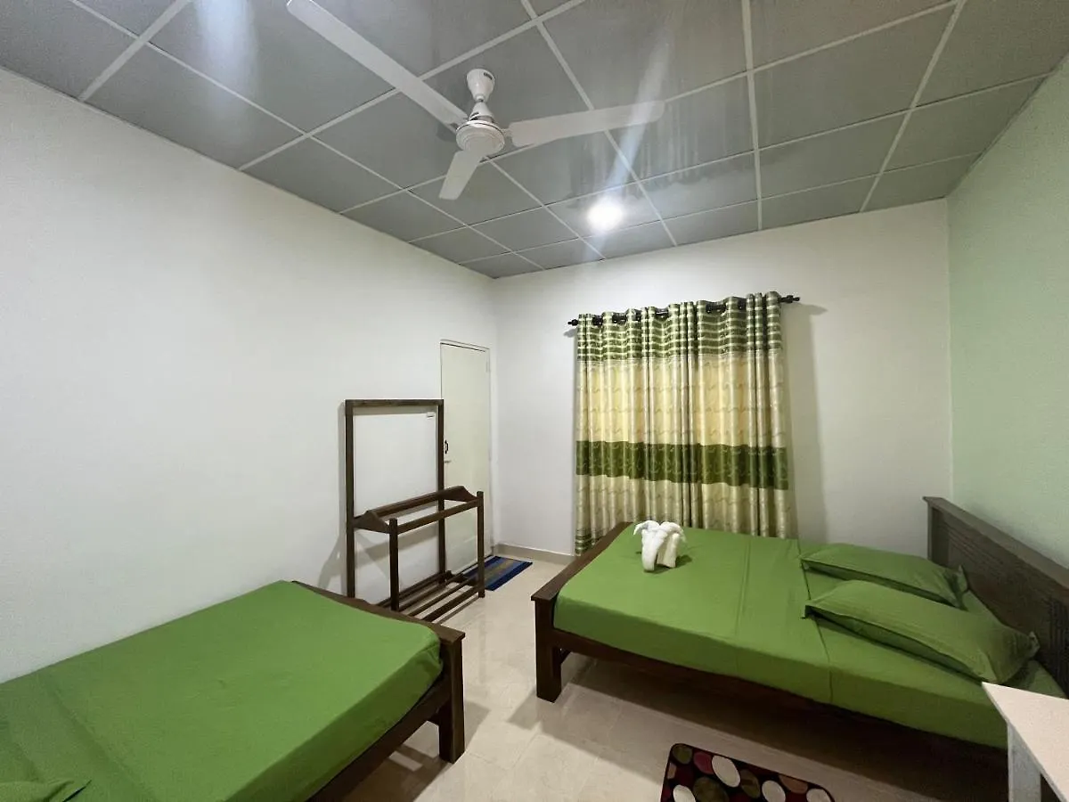 The Lake Round Guest House Kandy Sri Lanka