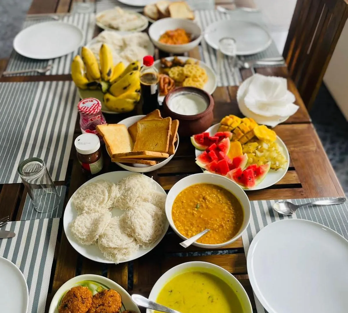 The Lake Round Guest House Kandy 0*,  Sri Lanka