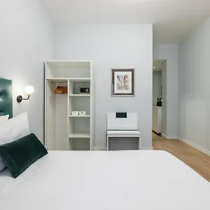 https://domus-bella-roma-rome.it-romehotels.com